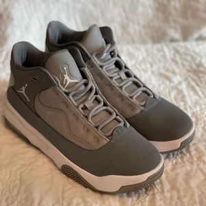 Size 6 1/2 youth Jordan Max Aura 2